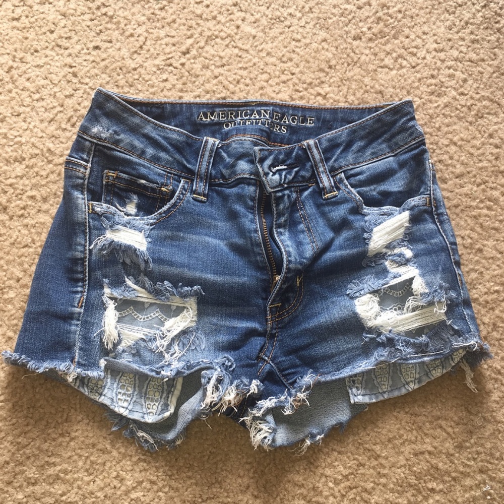 American Eagle high waisted festival shortie